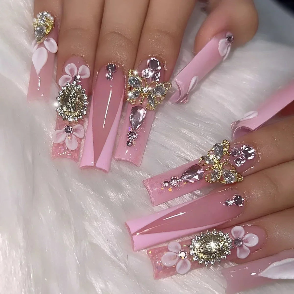 Glamorous Rhinestone-Studded Press-On Nails-11